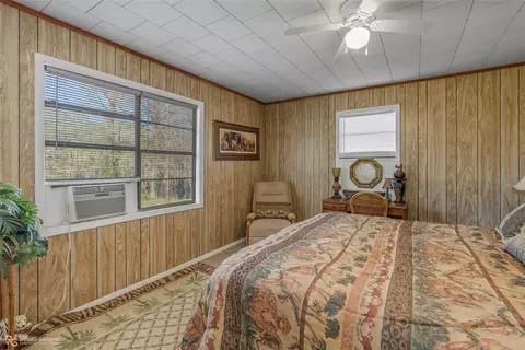 Bedroom - 121 Willow St, Heflin, LA 71039 photo 4 of 6