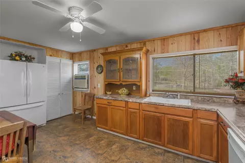 Kitchen - 121 Willow St, Heflin, LA 71039 photo 5 of 5