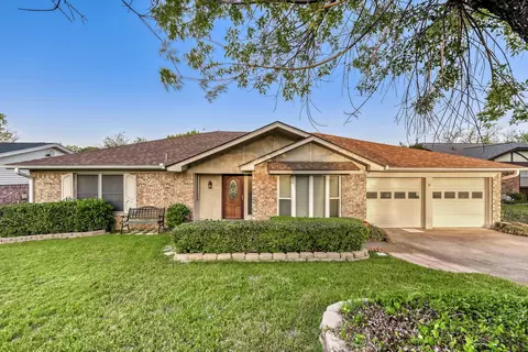 3633 Billie Faye Dr, North Richland Hills, TX 76180