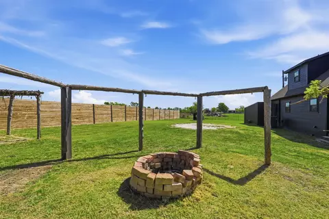 1865 Old Denton Hwy, Decatur, TX 76234