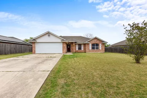 113 Bobcat Dr, Lacy Lakeview, TX 76705