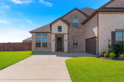 814 Hat Creek Dr, Midlothian, TX 76065