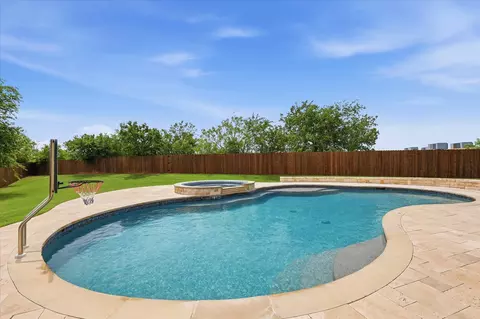 5824 Pin Tail Ct, Fort Worth, TX 76244