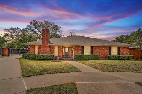 2804 Whispering Trail Cir, Pantego, TX 76013