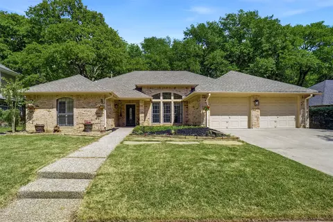 2620 Surrey Woods Rd, Flower Mound, TX 75028