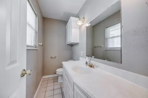 Bath - 54 Doty Ln, Denison, TX 75021 photo 4 of 4