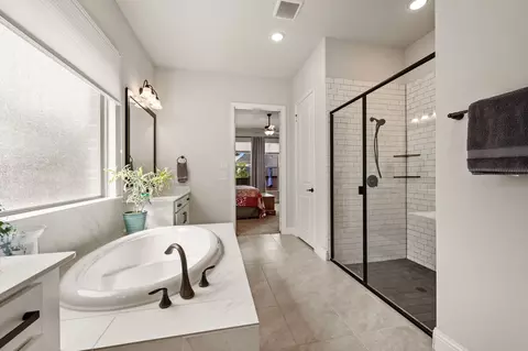 Bath - 1226 Aster Pl, Haslet, TX 76052 photo 2 of 4