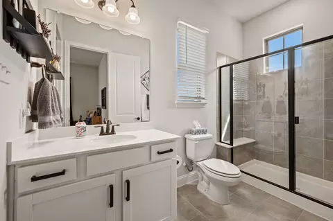 Bath - 1226 Aster Pl, Haslet, TX 76052 photo 3 of 4