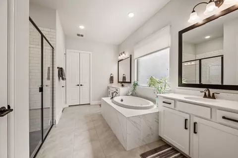 Bath - 1226 Aster Pl, Haslet, TX 76052 photo 1 of 4