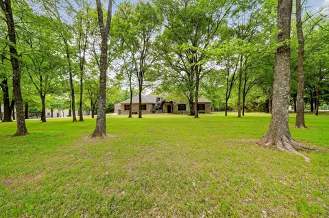2211 Canyon Lake Rd, Wills Point, TX 75169