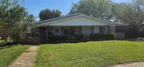 608 Arbor Ln, Lancaster, TX 75134