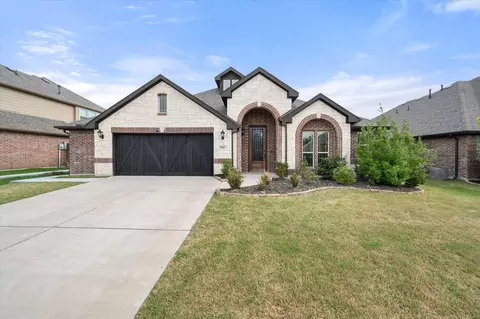 5007 Lake Park Dr, Mansfield, TX 76063