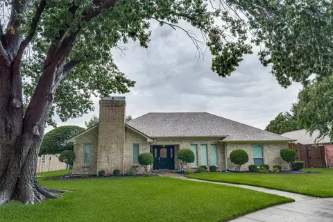 2318 Bush Cir, Carrollton, TX 75007