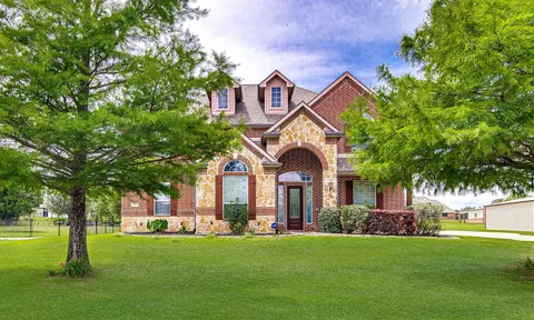 5024 Running Brook Dr, Joshua, TX 76058