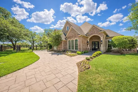 2726 Country Club Rd, Pantego, TX 76013