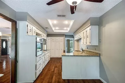 512 Oakcrest Dr, Coppell, TX 75019 photo 3