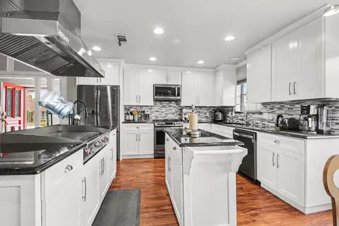 2212 Southern Ct, Carrollton, TX 75006