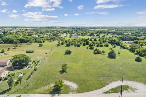 110 Brown Dr, Eddy, TX 76524 photo 3