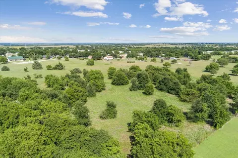 110 Brown Dr, Eddy, TX 76524 photo 2