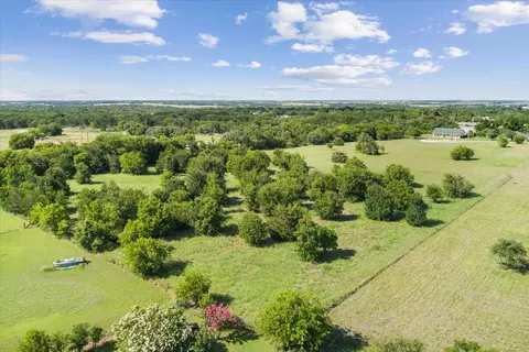 110 Brown Dr, Eddy, TX 76524 photo 9
