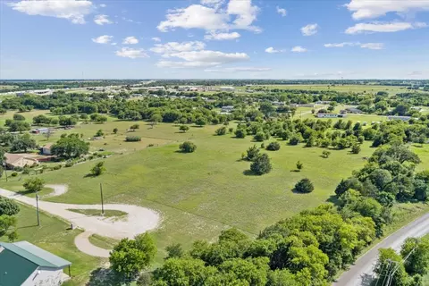 110 Brown Dr, Eddy, TX 76524 photo 5