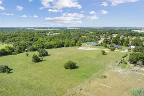 110 Brown Dr, Eddy, TX 76524 photo 8