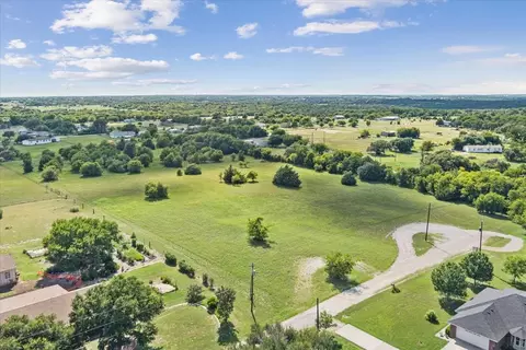110 Brown Dr, Eddy, TX 76524