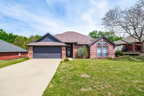 1526 Shadow Run, Weatherford, TX 76086