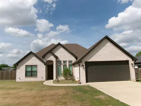 137 Stadium Ln, Van, TX 75790