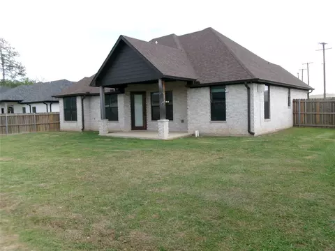 137 Stadium Ln, Van, TX 75790 photo 5