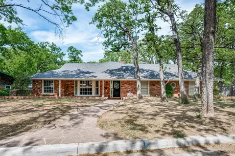 5805 Azteca Dr, Fort Worth, TX 76112