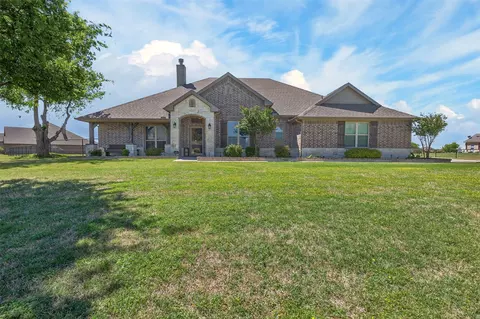 7921 Grassland Dr, Godley, TX 76044