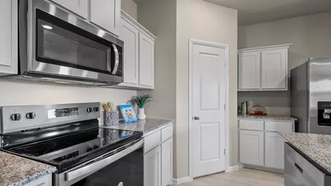 557 Marsh St, Cleburne, TX 76033 photo 5