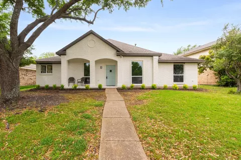 813 Creek Valley Rd, Mesquite, TX 75181