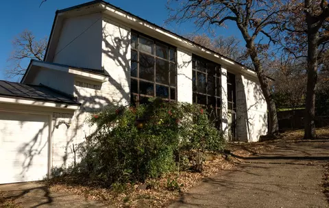 2001 Park Hill Dr, Arlington, TX 76012