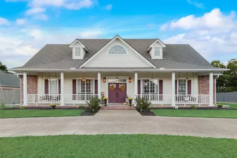 2100 Lakeridge Cir, Ennis, TX 75119