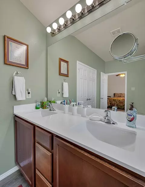 Bath - 9836 Shallow Creek Dr, Waco, TX 76708 photo 2 of 4