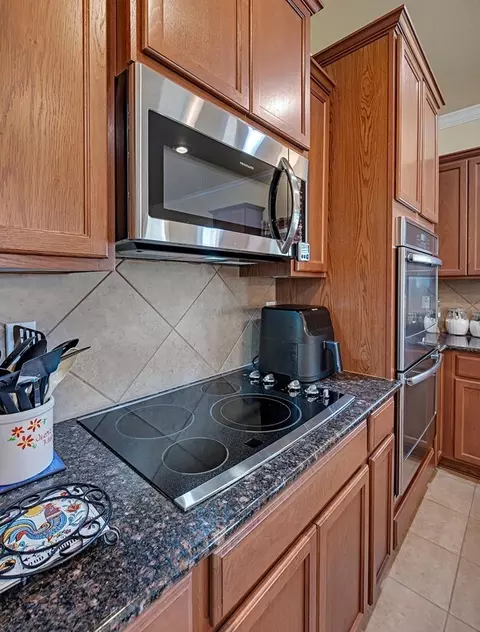 Kitchen - 9836 Shallow Creek Dr, Waco, TX 76708 photo 5 of 7