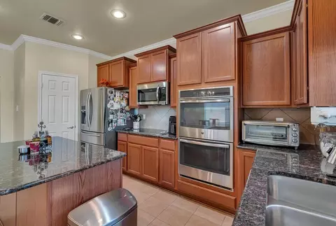 Kitchen - 9836 Shallow Creek Dr, Waco, TX 76708 photo 4 of 7
