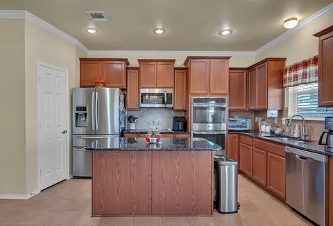 Kitchen - 9836 Shallow Creek Dr, Waco, TX 76708 photo 3 of 7