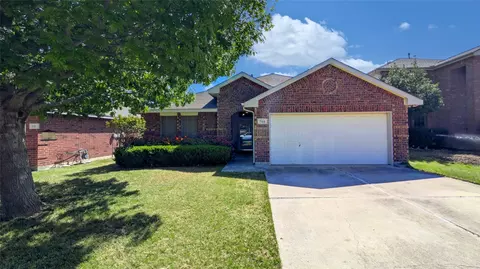 705 Chalk Knoll Rd, Fort Worth, TX 76108