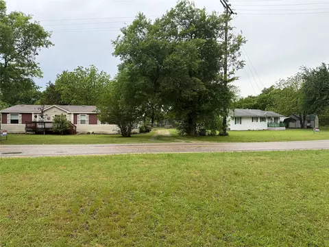 112 SE Front St #A, Bailey, TX 75413