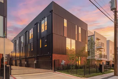 4751 Pacer Ct, Dallas, TX 75204