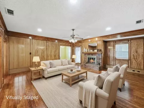 302 Apollo Rd, Garland, TX 75040