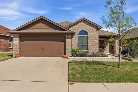 9336 Castorian Dr, Fort Worth, TX 76131