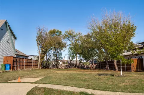 711 E Wall St, Grapevine, TX 76051
