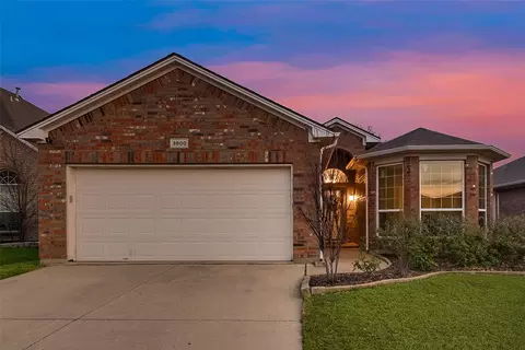 3800 Summersville Ln, Fort Worth, TX 76244