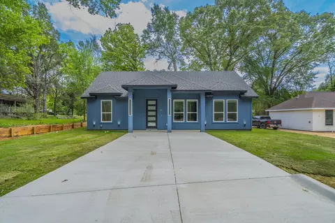 101 Bayside Dr, Malakoff, TX 75148