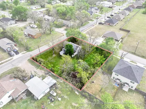 619 Thomas St, Bonham, TX 75418