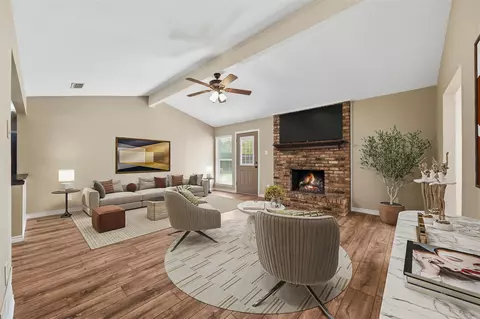 714 Royal Oaks Dr, Garland, TX 75040